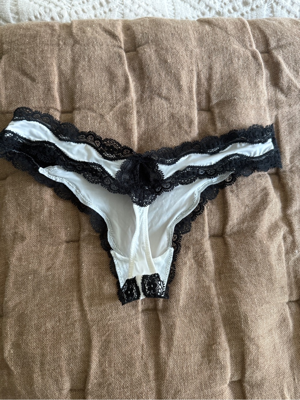 Victoria's Secret Thong Bundle - Picture 2 of 4